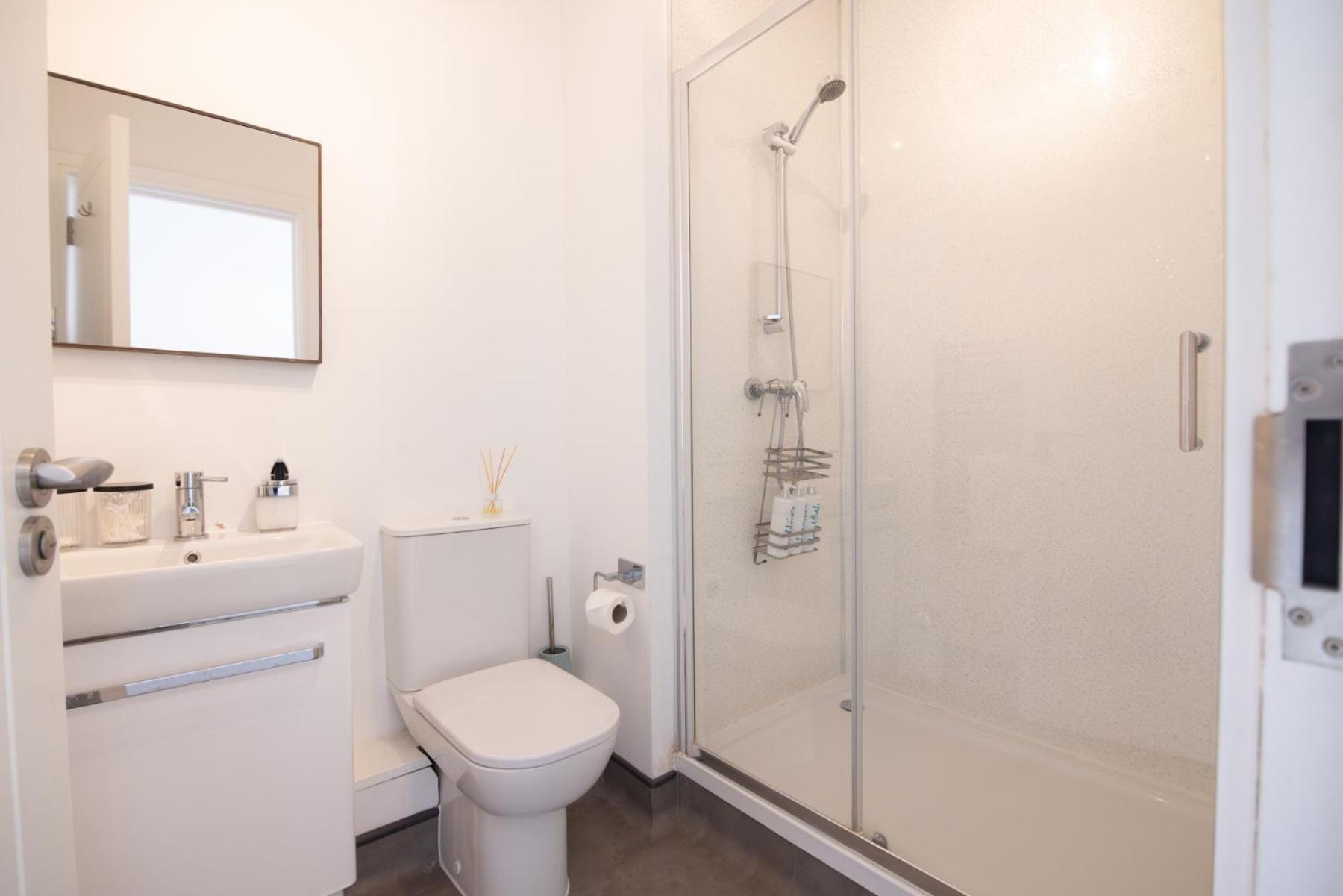 Entire 1 Bed - No. 45 - Free Parking - The Cosy Collection Ltd *