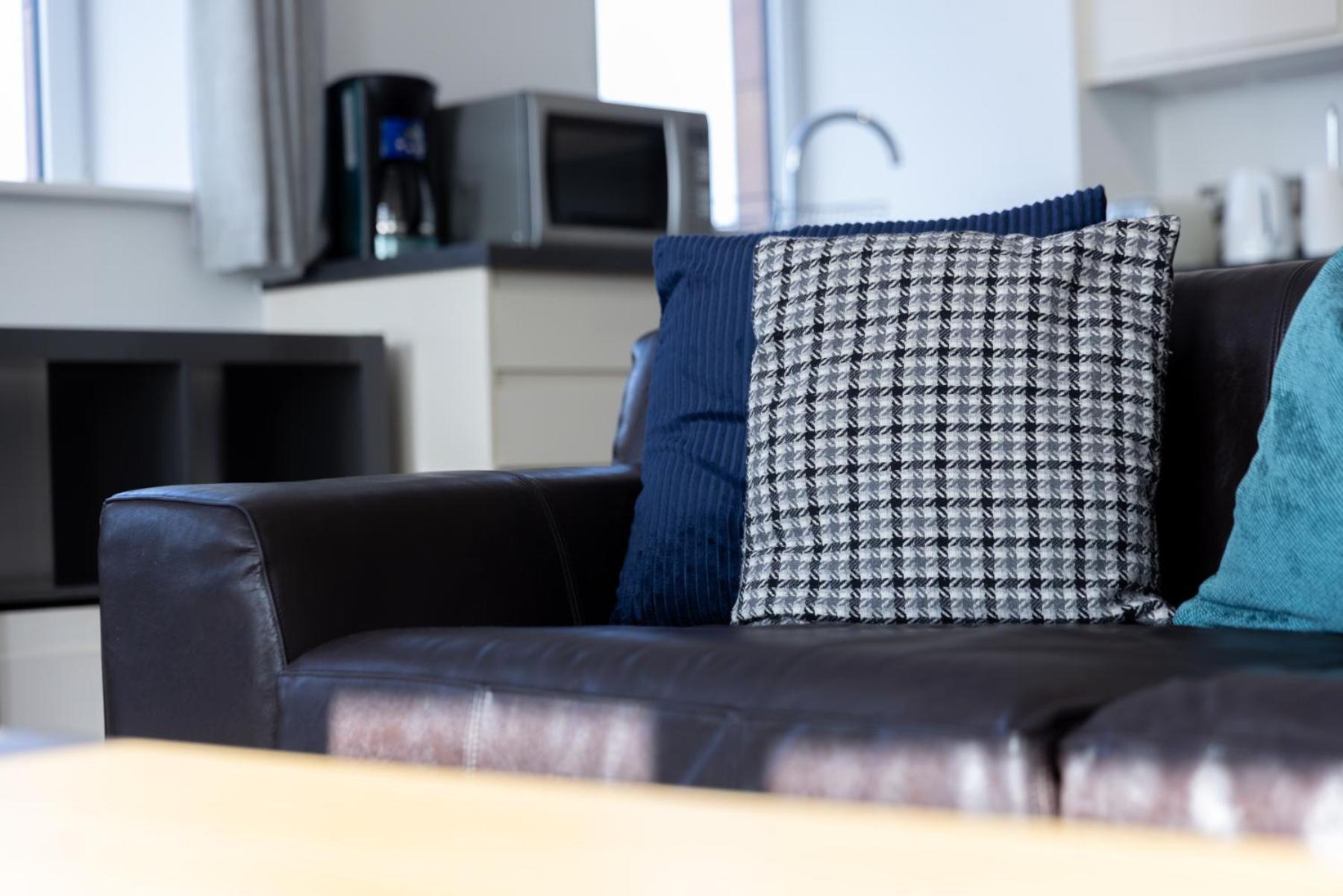 Apartment Entire 1 Bed - No. 45 - Free Parking - The Cosy Collection Ltd