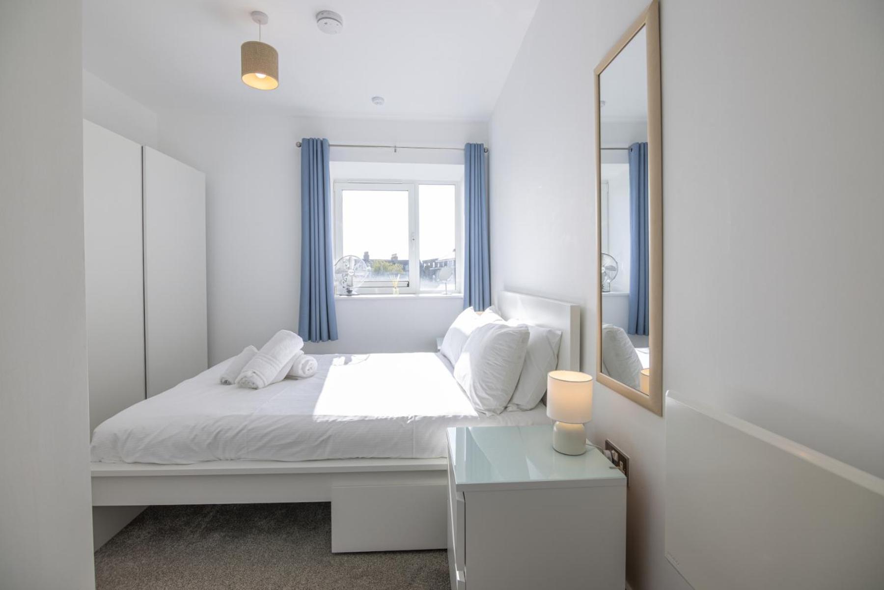 Apartment Entire 1 Bed - No. 45 - Free Parking - The Cosy Collection Ltd *